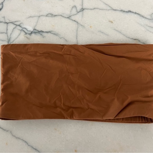 NWOT SKIMS FITS EVERYBODY BANDEAU. Size XS - Picture 5 of 8